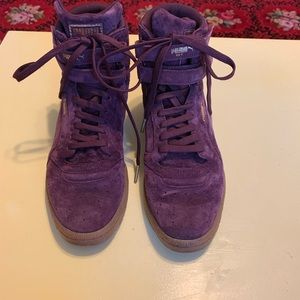 Womens Puma high top suede sneakers